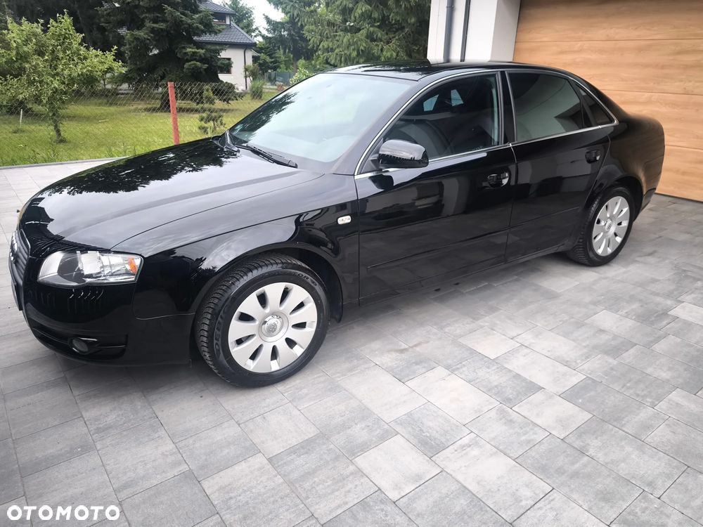 Audi A4 Limousine - 1