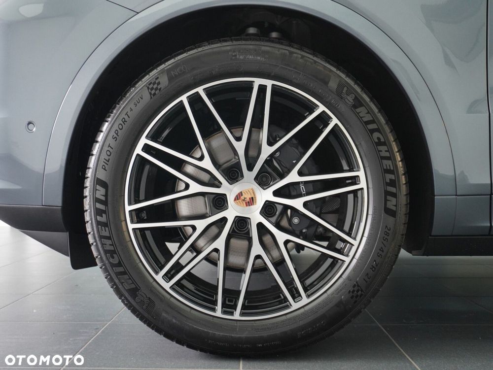 Porsche Cayenne Black Edition - 11