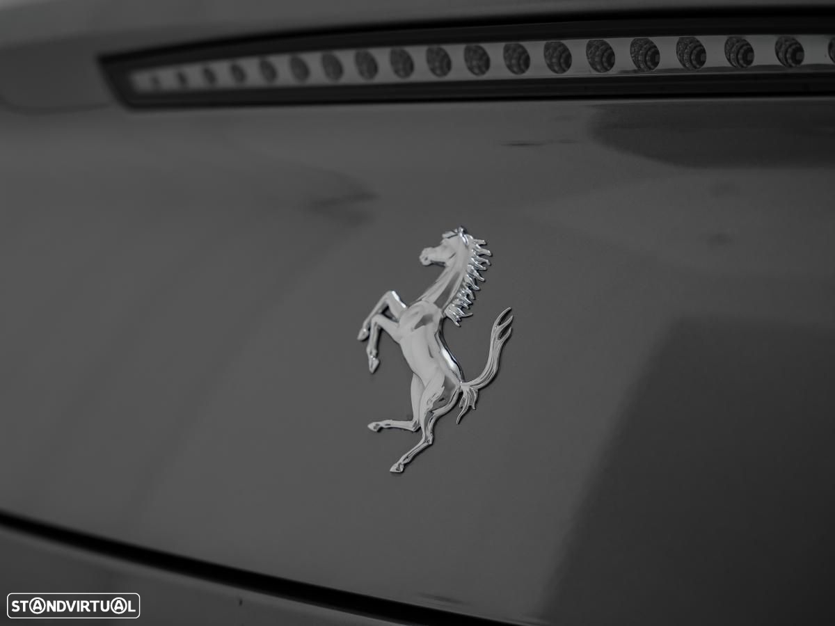 Ferrari GTC4 Lusso - 40