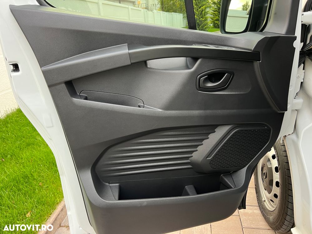 Renault Trafic - 16