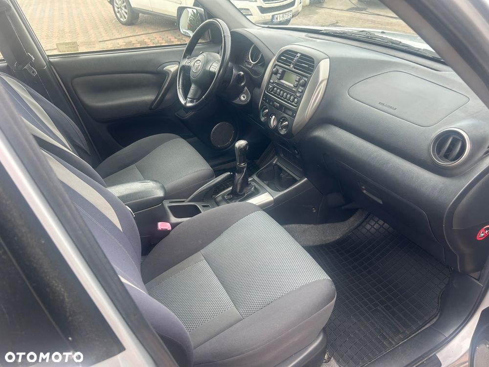 Toyota RAV4 1.8 VVT-i 4x2 - 8