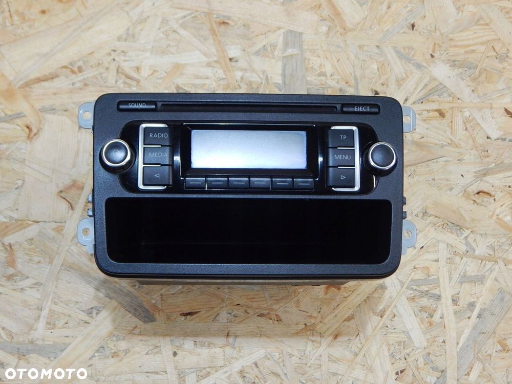 VW T5 LIFT RADIO radioodtwarzacz CD 7E0035156B - 1