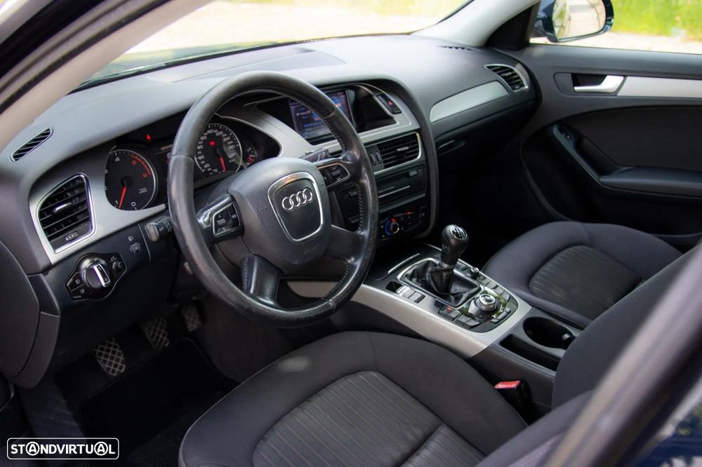 Audi A4 Avant - 33