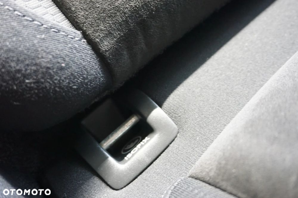 Volkswagen Golf 2.0 TDI DPF Highline - 26
