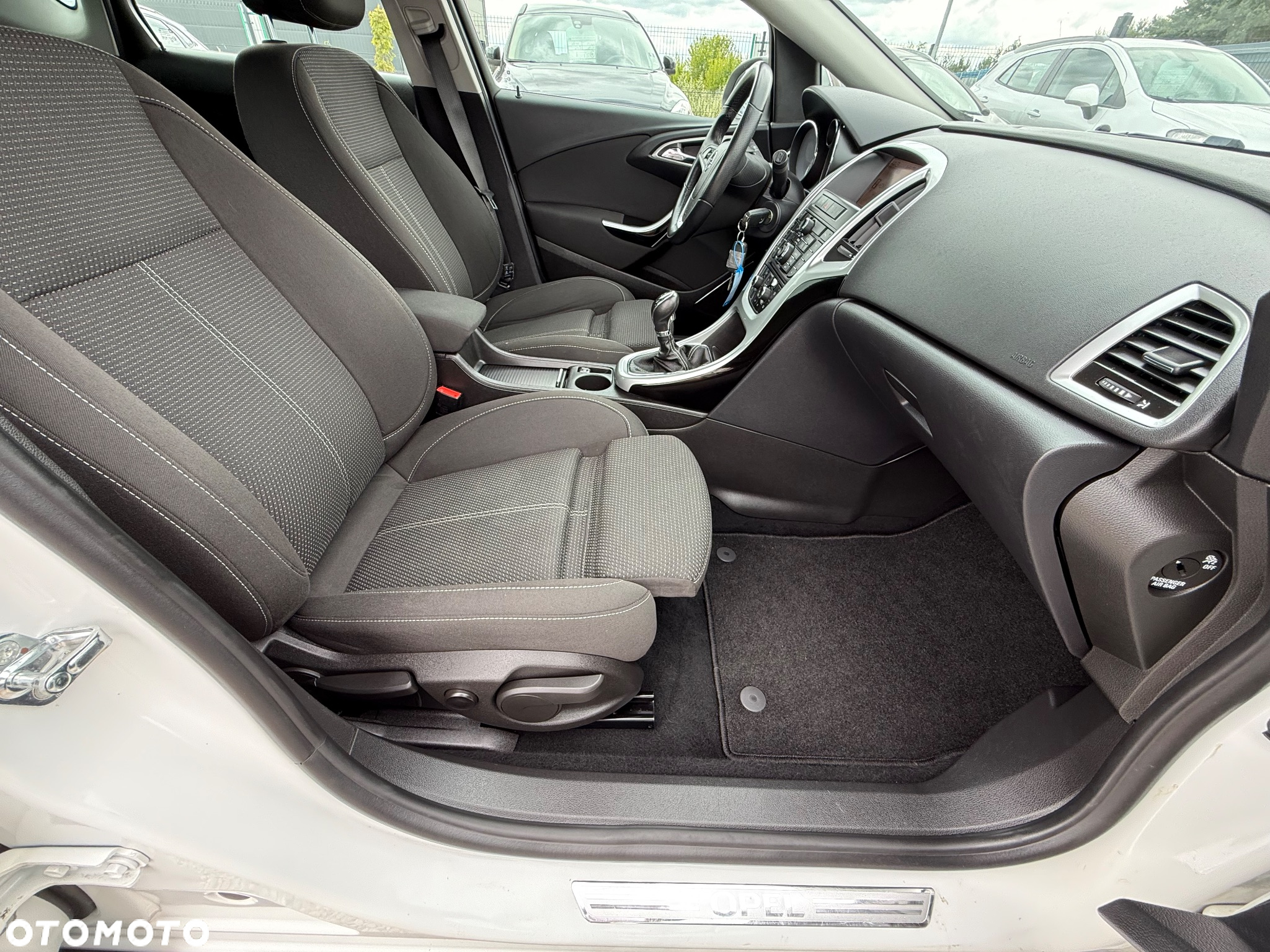 Opel Astra 1.4 Turbo Cosmo - 24