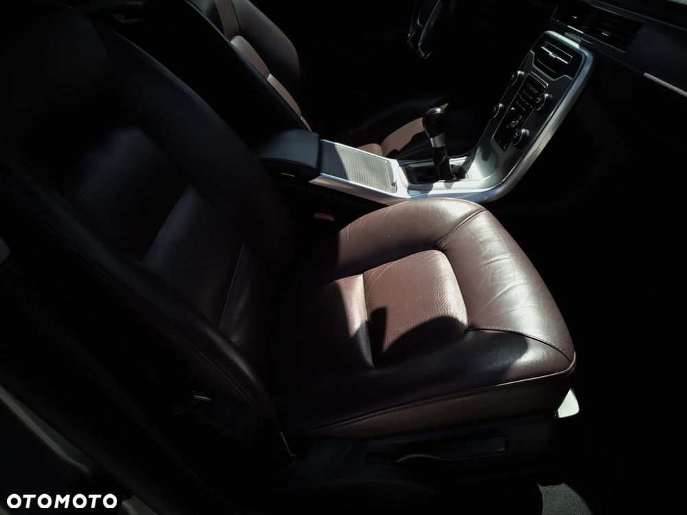 Volvo V70 D4 Momentum - 12