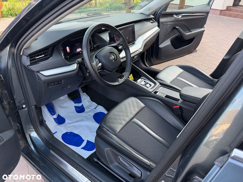 Skoda Octavia 2.0 TDI Sportline DSG - 26