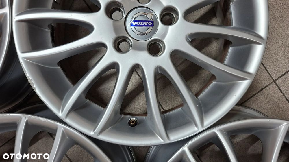 Felgi Aluminiowe 17 Volvo S40 V50 C30 5x108 ET 52.5 - 9
