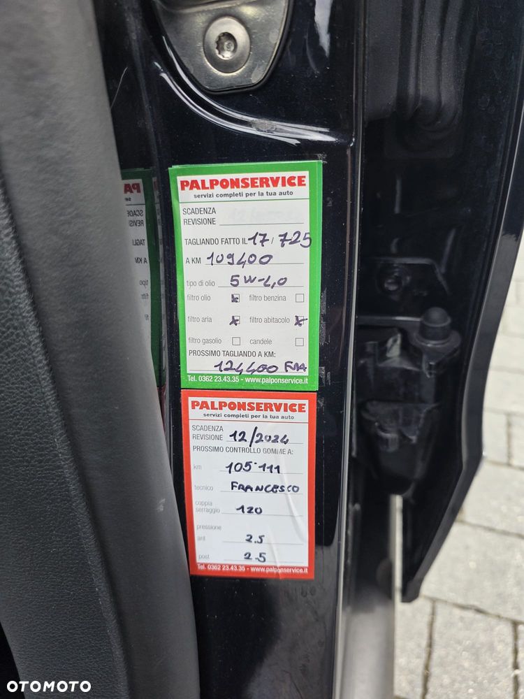 Volkswagen Passat - 32