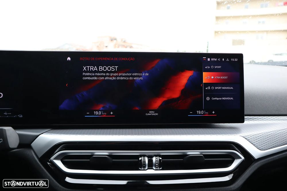 BMW 330 e Pack Desportivo M Auto - 26
