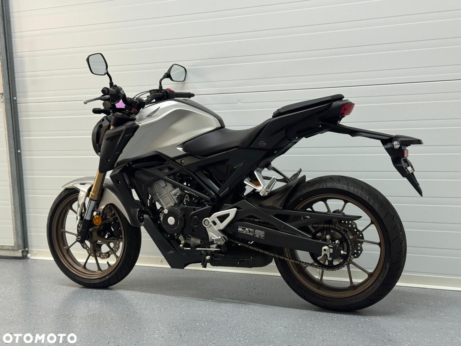 Honda CB - 11