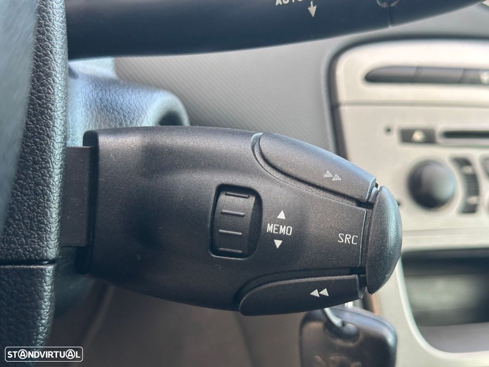 Peugeot 308 1.6 HDi Executive CVM6 - 22