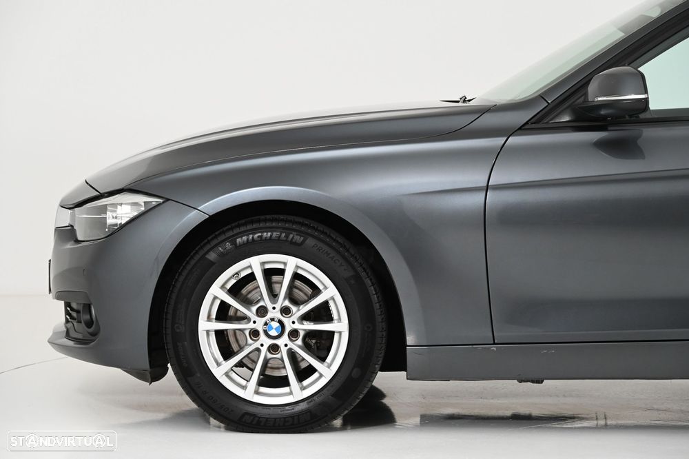 BMW 318 d Touring Advantage - 12