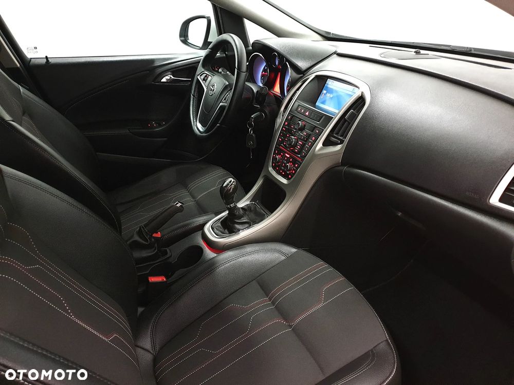 Opel Astra 1.4 T Cosmo S&S - 38