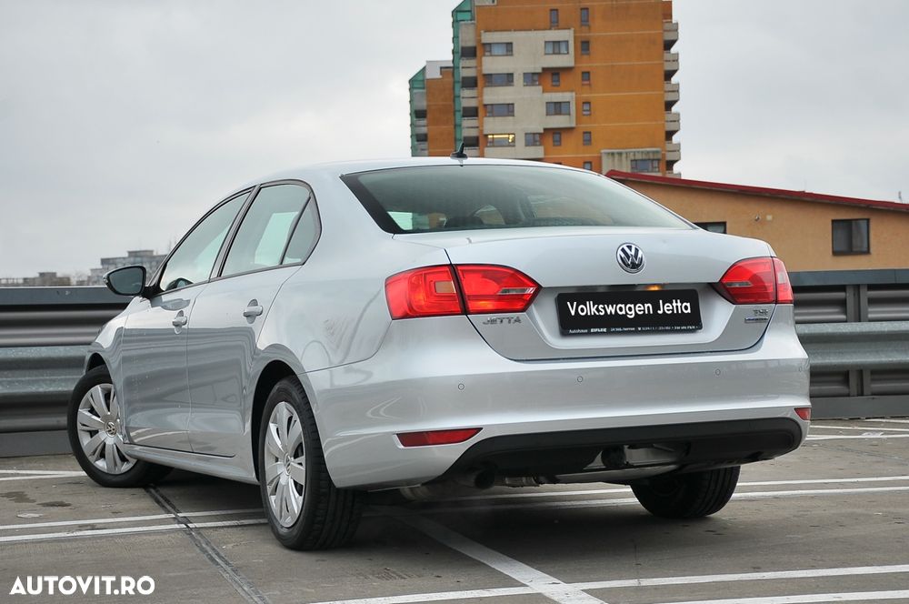 Volkswagen Jetta 1.2 TSI Trendline - 2