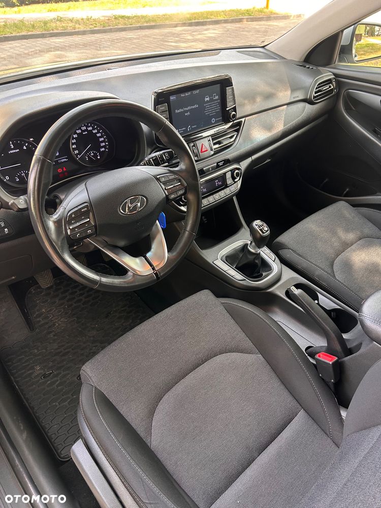 Hyundai i30 1.6 D Comfort - 26