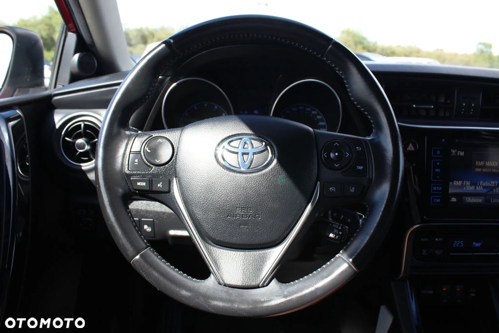 Toyota Auris 1.6 Premium Comfort - 19