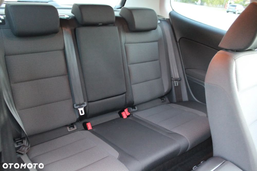 Volkswagen Golf - 26