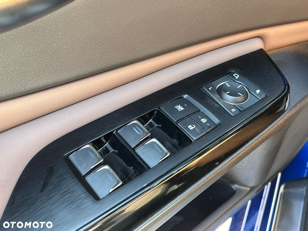 Lexus ES 300h F Sport Design - 28