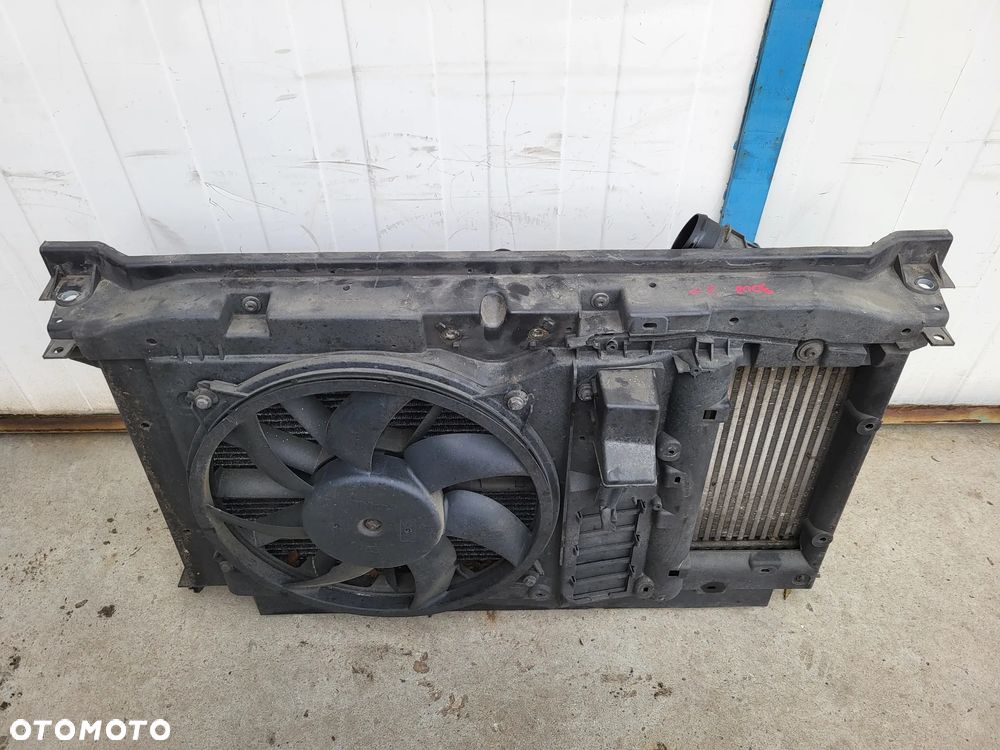 Pas przedni chłodnice 2.0 HDI Peugeot 3008 I - 4