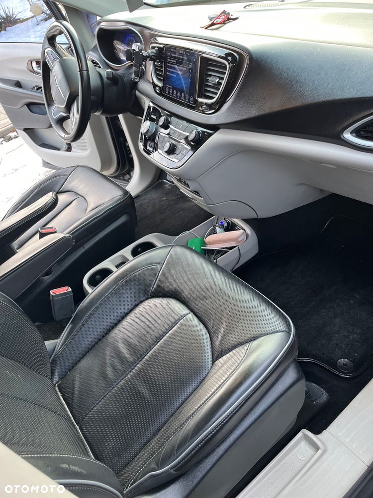 Chrysler Pacifica - 14