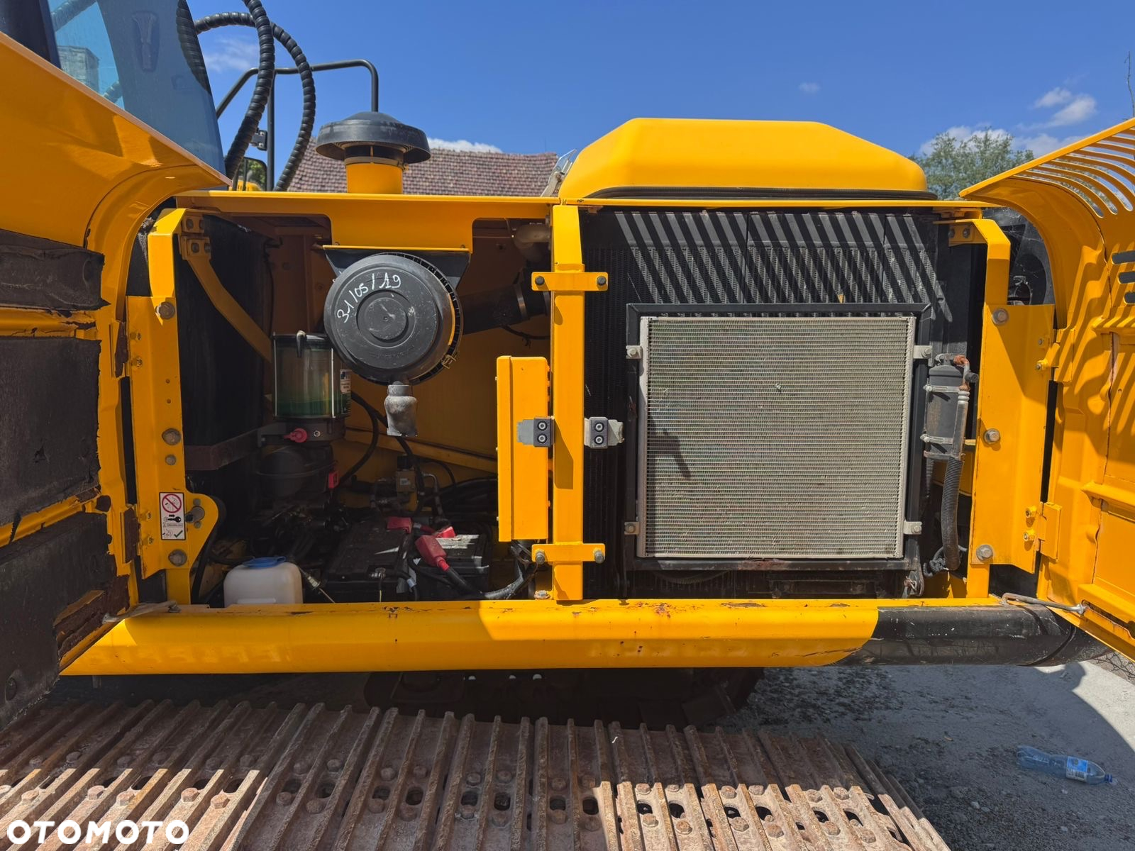JCB JS210LC - 16