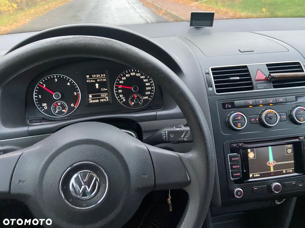Volkswagen Touran - 27