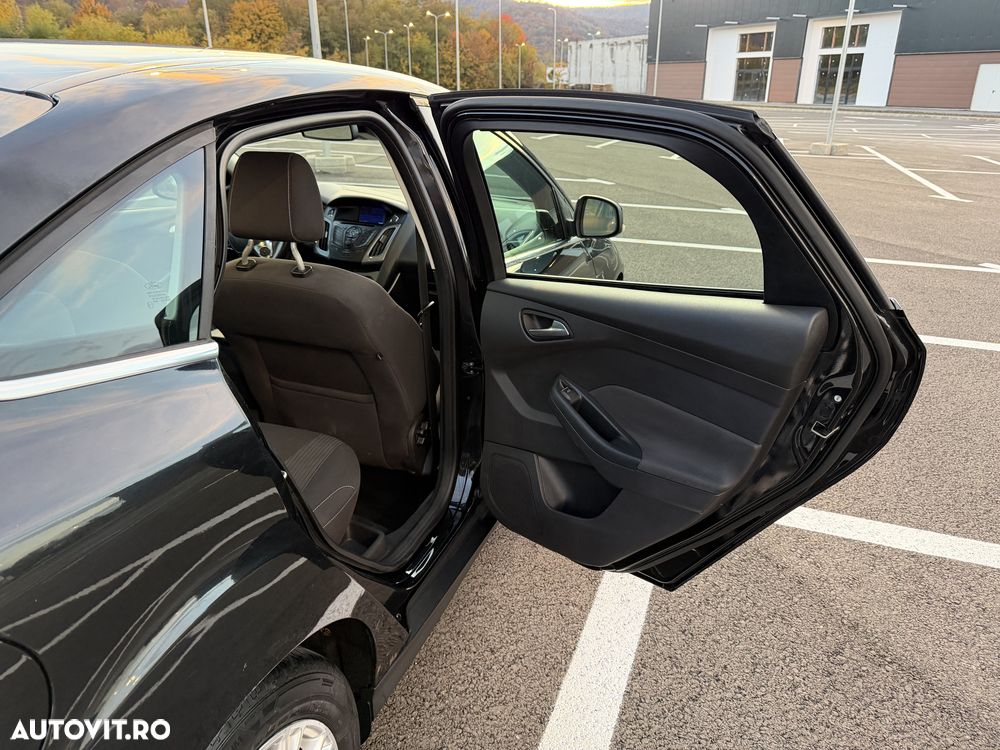 Ford Focus - 10