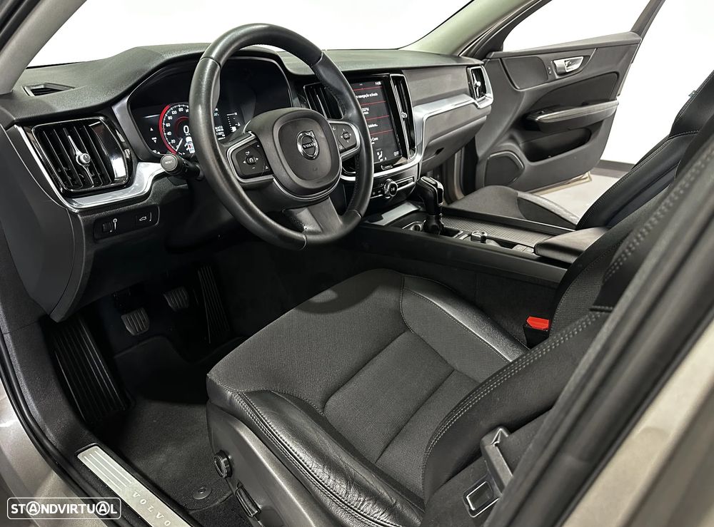 Volvo V60 2.0 D3 Momentum - 19