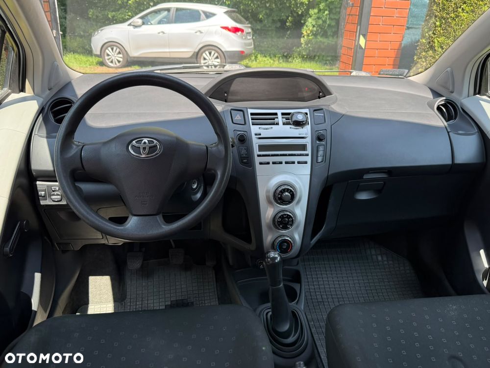 Toyota Yaris - 5