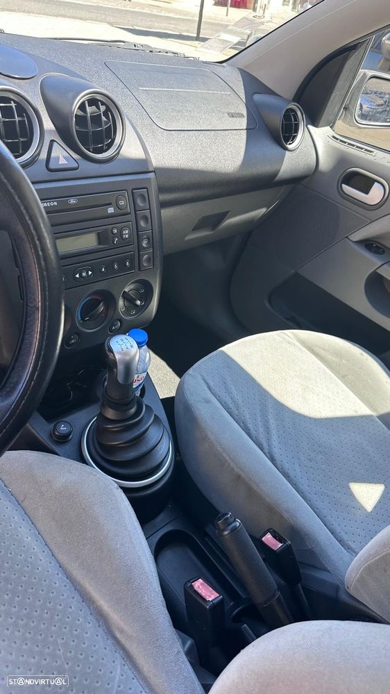 Ford Fiesta 2.0 ST - 9