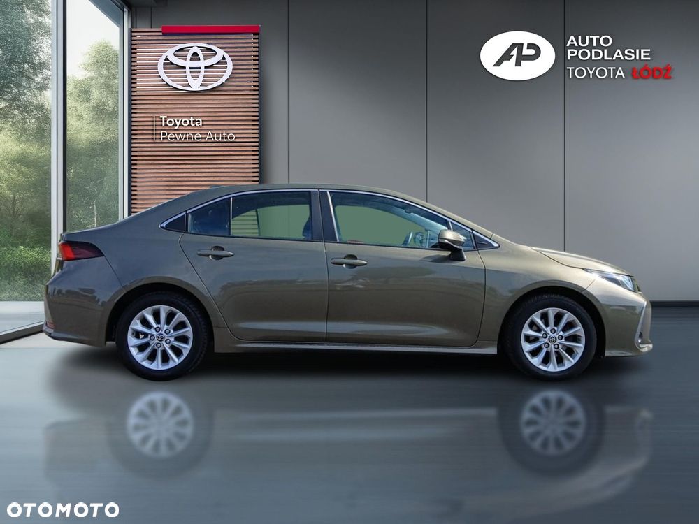 Toyota Corolla - 10