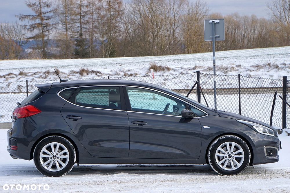 Kia Ceed 1.6 GDI Dream Team Edition - 8