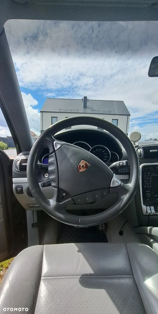 Porsche Cayenne - 14