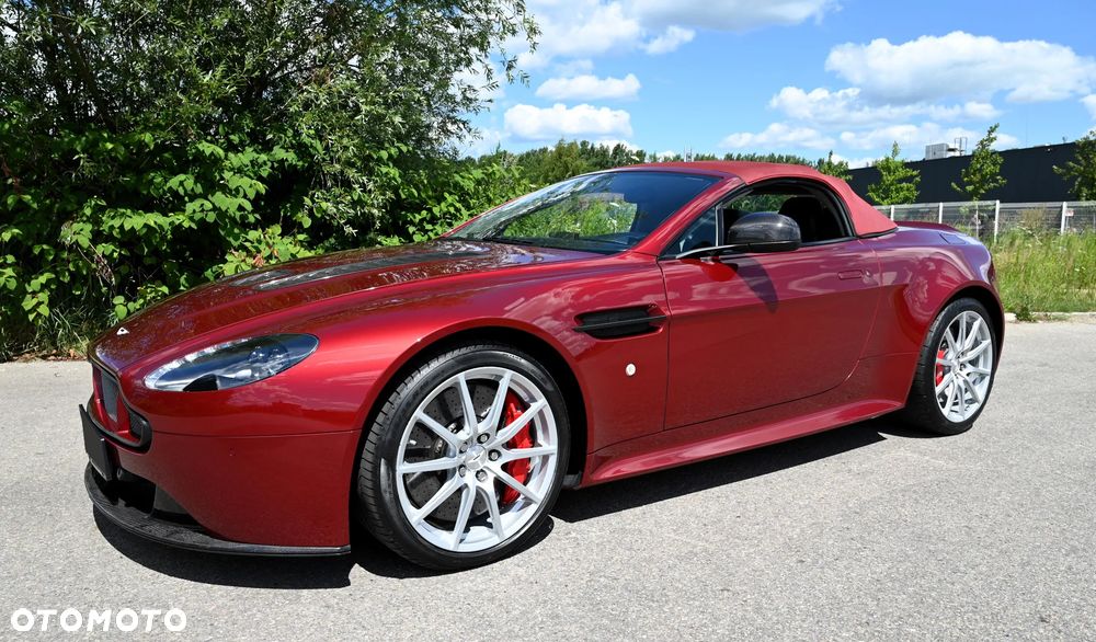 Aston Martin Vantage - 11