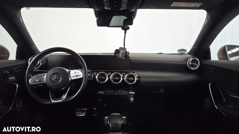 Mercedes-Benz CLA 200 - 11