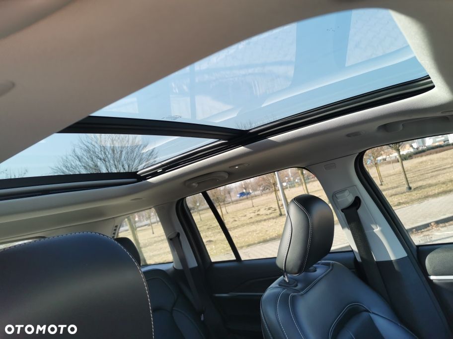 Jeep Grand Cherokee - 8