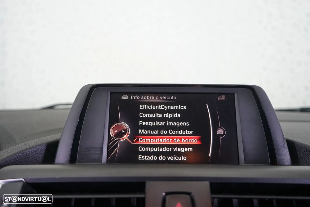 BMW 116 d Line Urban - 33