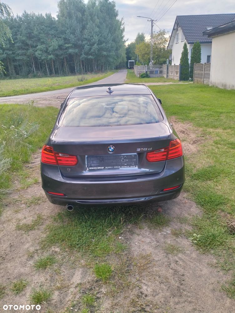 BMW Seria 3 318d xDrive Sport Line - 11