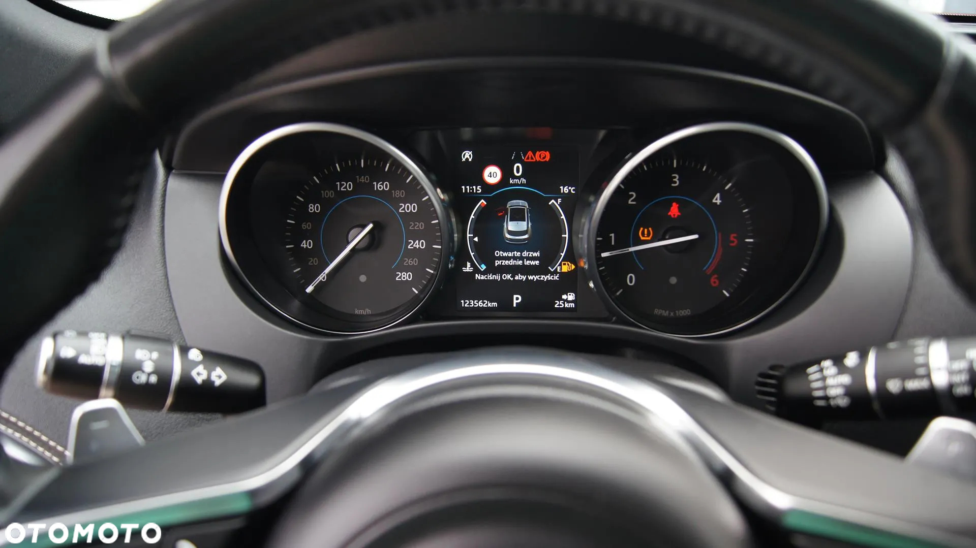 Jaguar F-Pace 2.0 i4D AWD R-Sport - 24