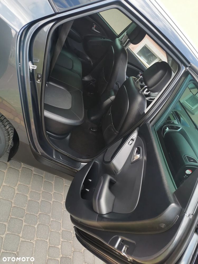 Hyundai ix35 2.0 2WD Style - 22