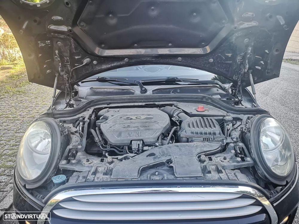 MINI 5 Portas Cooper D Auto - 27