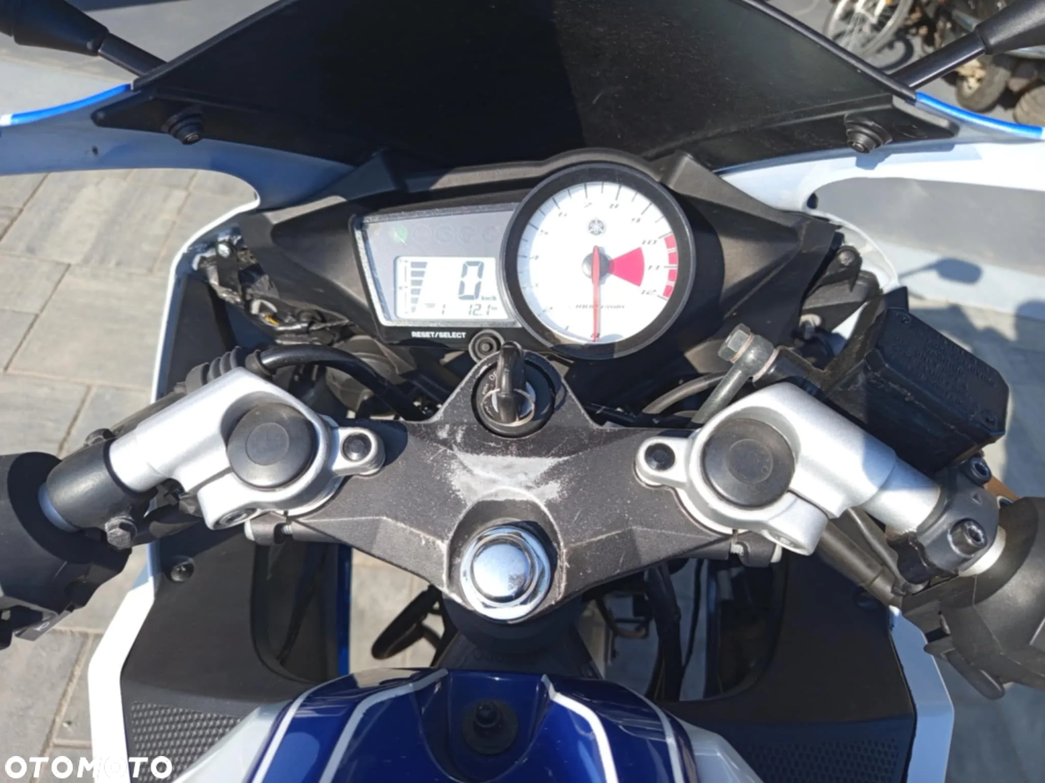 Yamaha YZF - 8