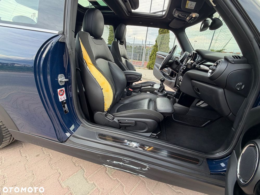 MINI Cooper Seven Chili - 22