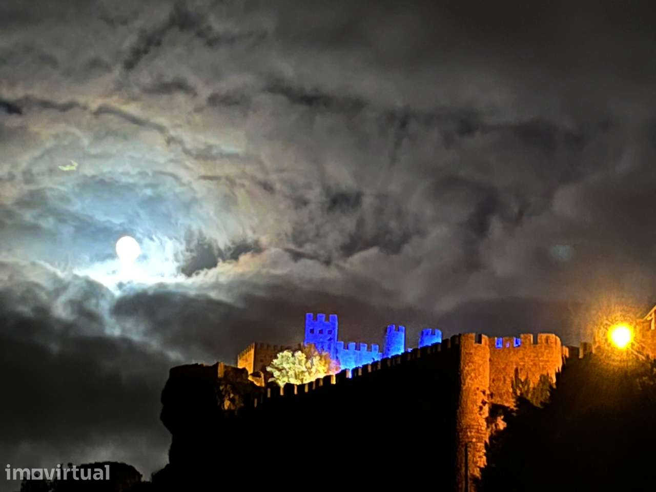 Óbidos, moradia V5 isolada, bom investimento, vistas para o Castelo - Grande imagem: 2/33