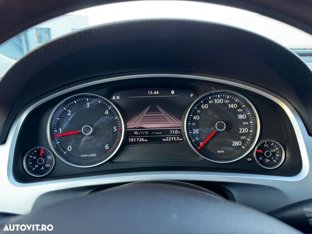 Volkswagen Touareg - 16