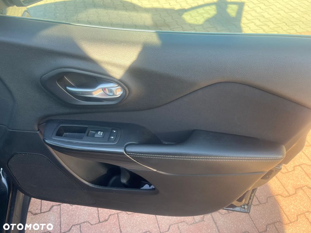 Jeep Cherokee 2.0 MJD Active Drive I Longitude - 22
