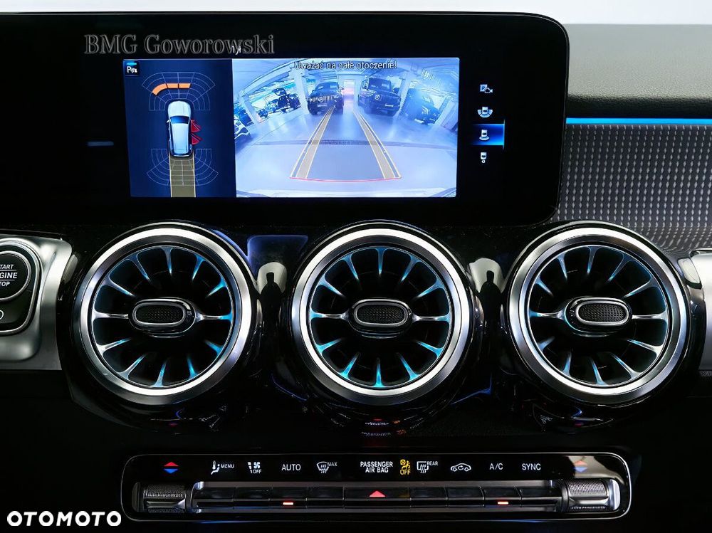Mercedes-Benz GLB - 12