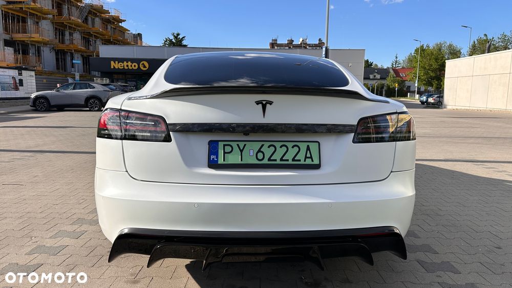 Tesla Model S - 5