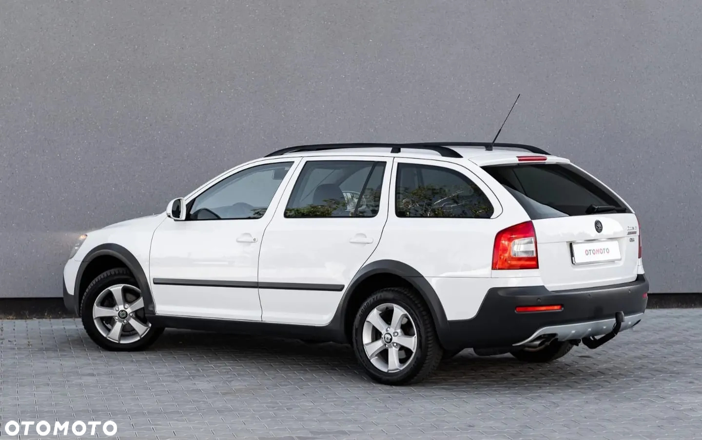 Skoda Octavia Combi 2.0 TDI DPF Scout 4x4 - 12